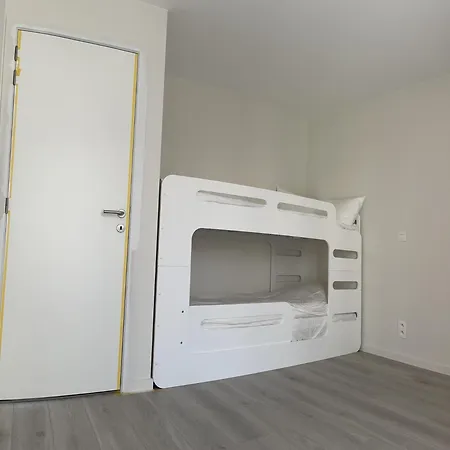 Huswell - Family-friendly In With Shared Summer Pool Apartment