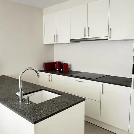 Huswell - Family-friendly In With Shared Summer Pool * 니우포르트